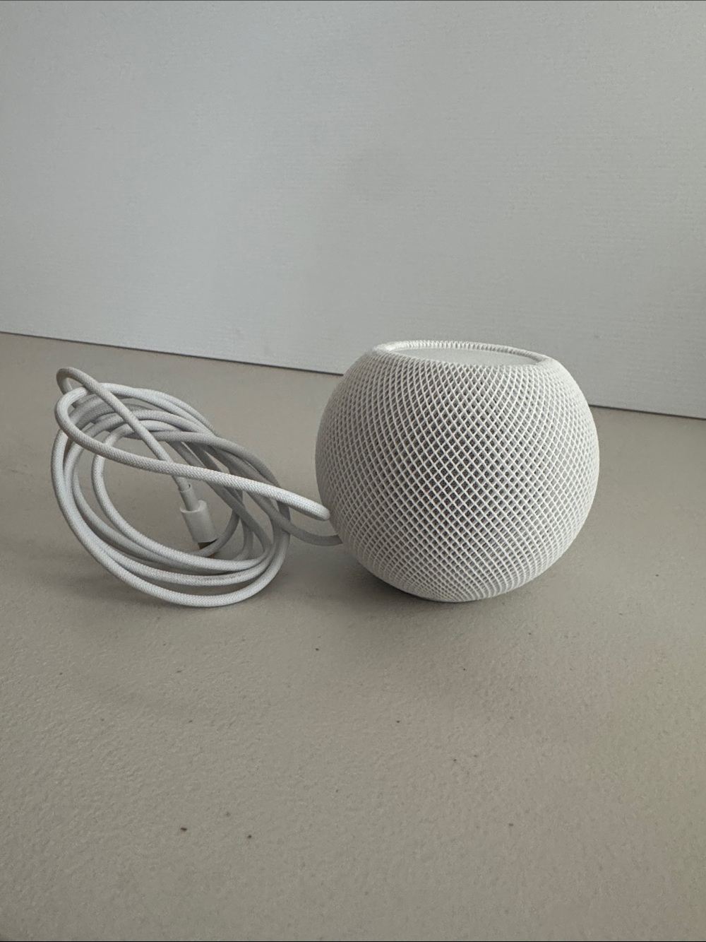 Apple HomePod — White Compact Smart Speaker